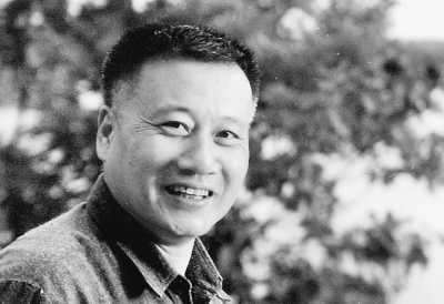劉秀晨，第九、十、十一屆全國政協委員，國務院參事。長期從事風景園林規劃設計工作，主要設計作品有北京國際雕塑園、石景山游樂園、世紀壇公園、古城公園等。