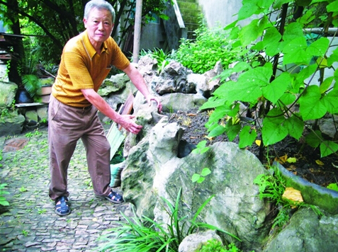 申莊前顧氏花園花壇塌過好幾次。