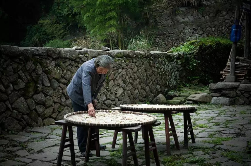 鄉(xiāng)村景觀：要望得見山，看得見水，記得住鄉(xiāng)愁。