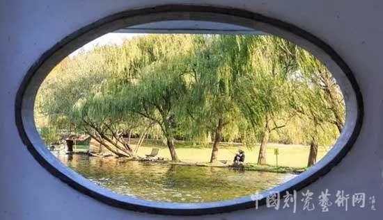 中國(guó)古典園林之窗之美