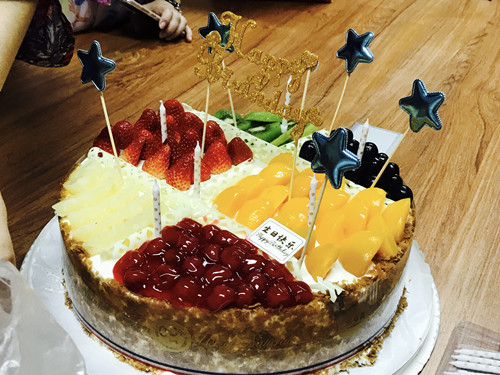 中國風(fēng)景園林網(wǎng)為員工舉辦集體生日會