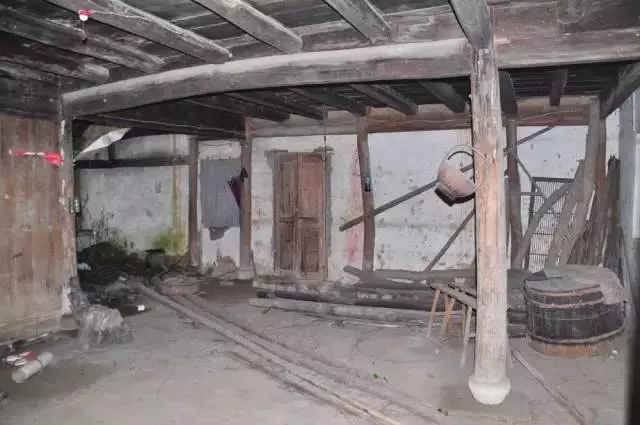 老屋改造，破敗房子變花園別墅
