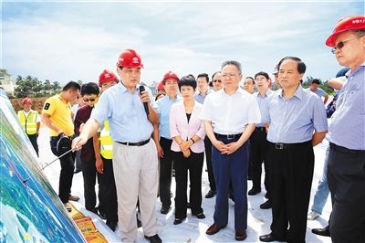 海南書(shū)記：建筑景觀要與自然生態(tài)融為一體