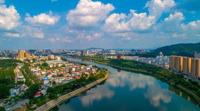 信陽明港機(jī)場正式通航 現(xiàn)場景觀曝光