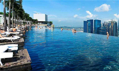 無邊際泳池，令人驚嘆的空中景觀