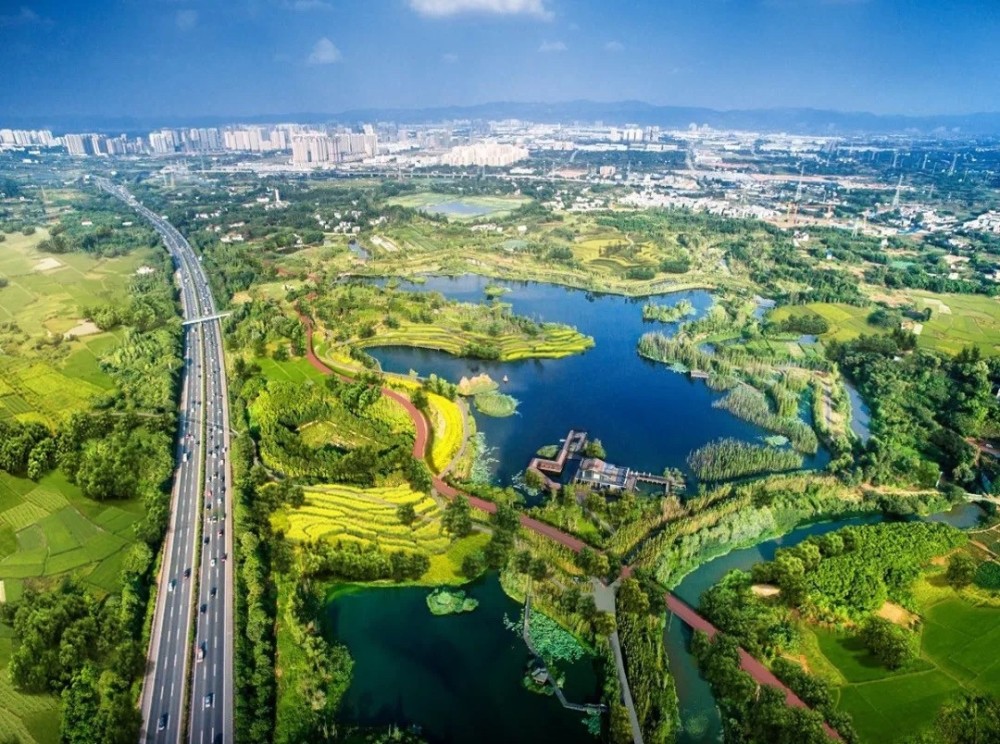 成都：探索具有公園城市特色城市更新路徑